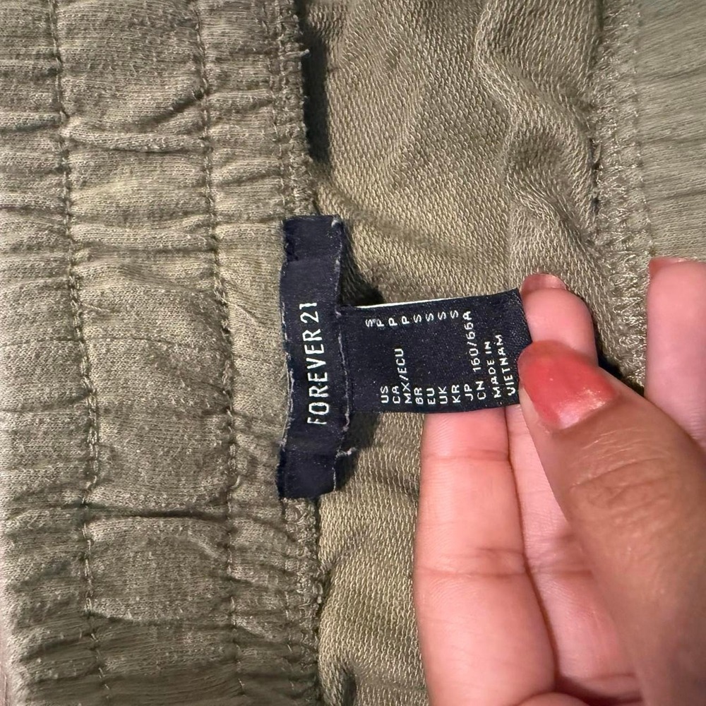 Forever 21 - Picture 3 of 3